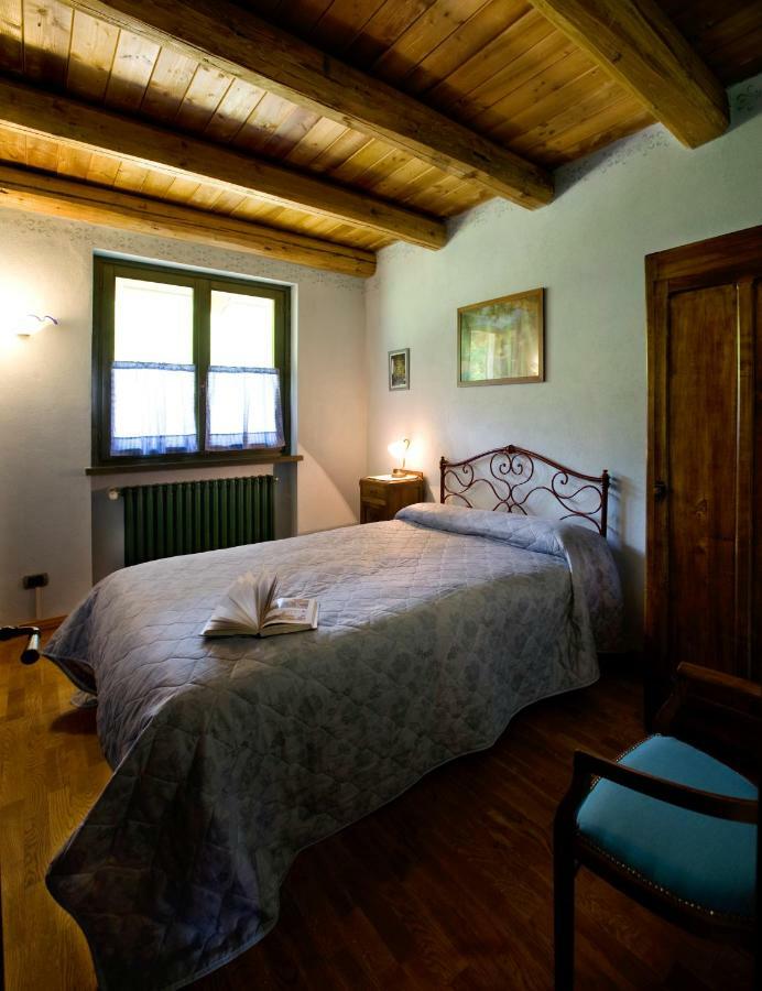 Maison d'hôtes Cascina Il Ginepro à Sinio Extérieur photo